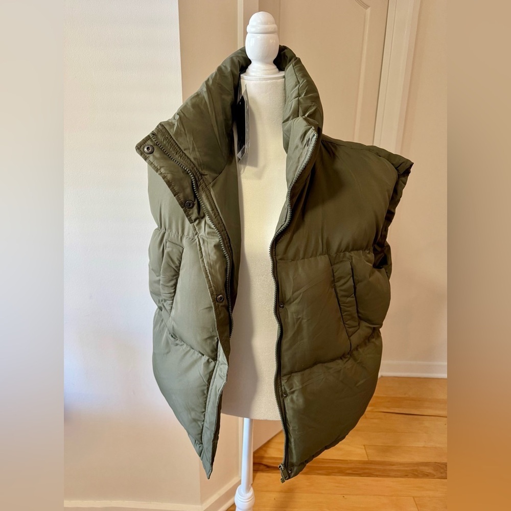 NWT Brave Soul Olive Puffer Vest XS – Oversized Fit, High Neck, Sold Out Online - Picture 2 of 6